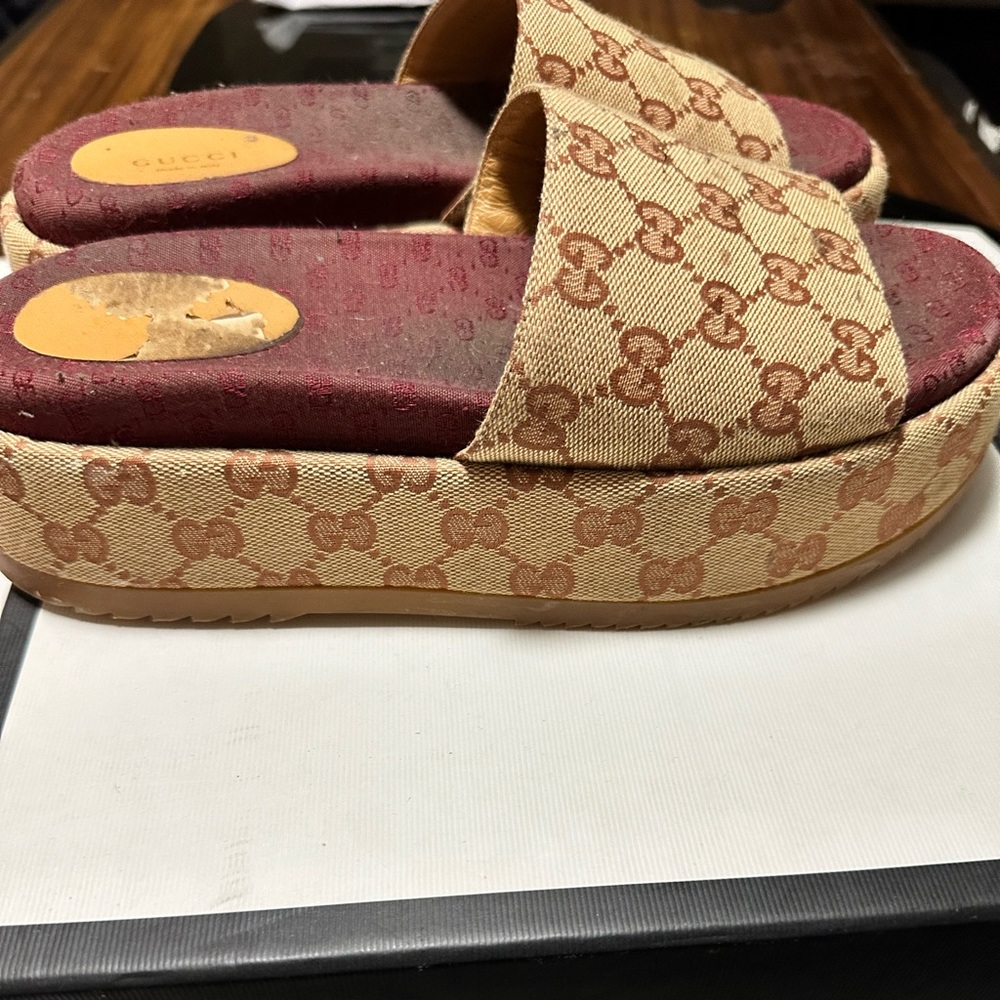 BEIGE RUGGINE GUCCI FLATS